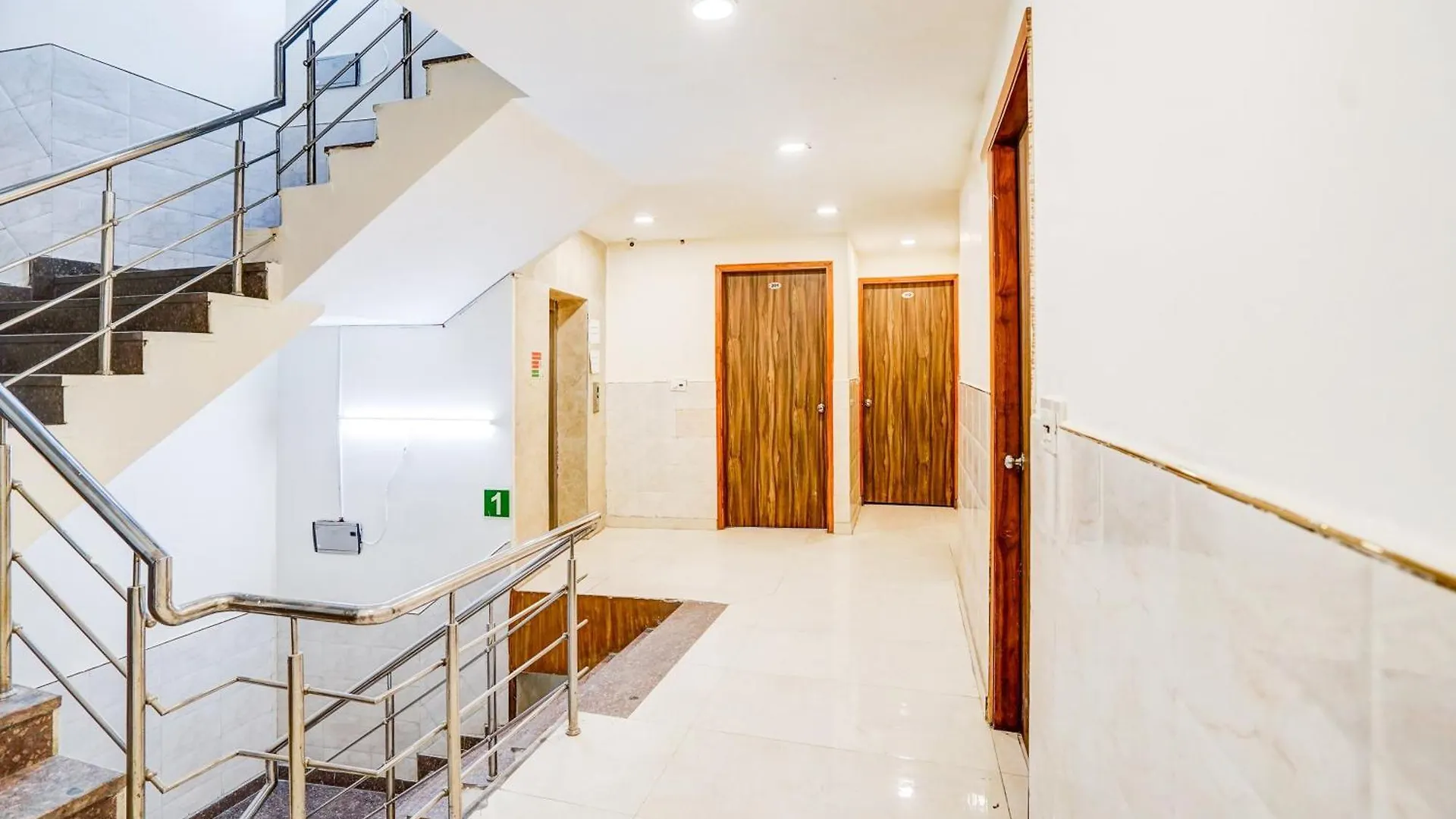 Collection O Mahipalpur Near Igt Airport Hotel New Delhi